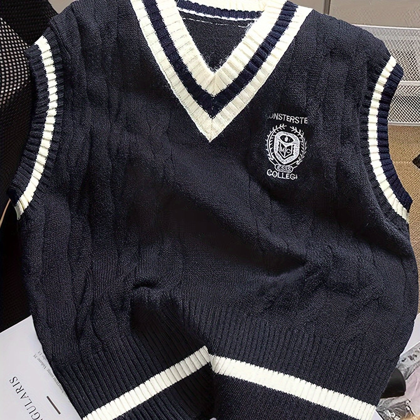 Elegant V-Neck Cable- Sweater Vest - Soft Acrylic-Polyester Blend, Color-Block Design, All-Season Versatile Layering Piece for Casual & Formal Outfits